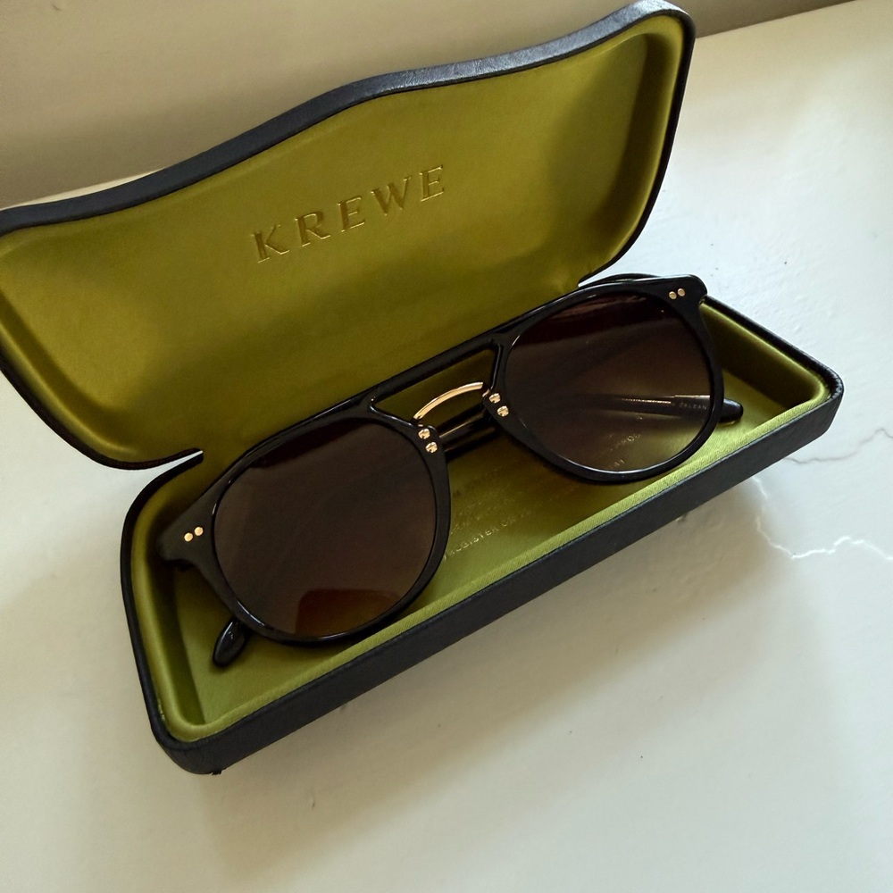 KREWE Markle Sunglasses
Black Frame Sunglasses with Gold Details